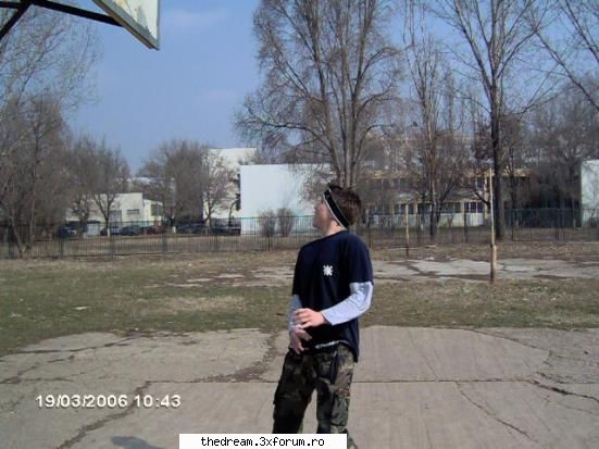 poze caterinca cu unii din noi - andrei ce faci cu mana aia?? apasa pe imagine ca - useri