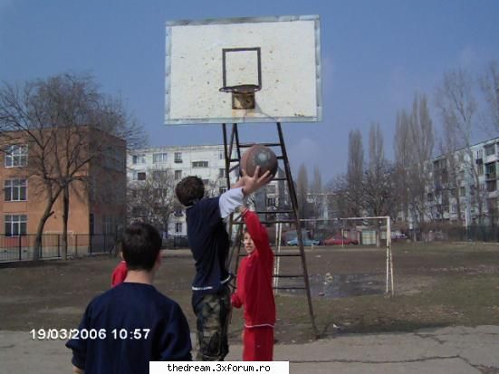 poze caterinca cu unii din noi - ehh las prins in mijocul schemei ,face un carlig - useri